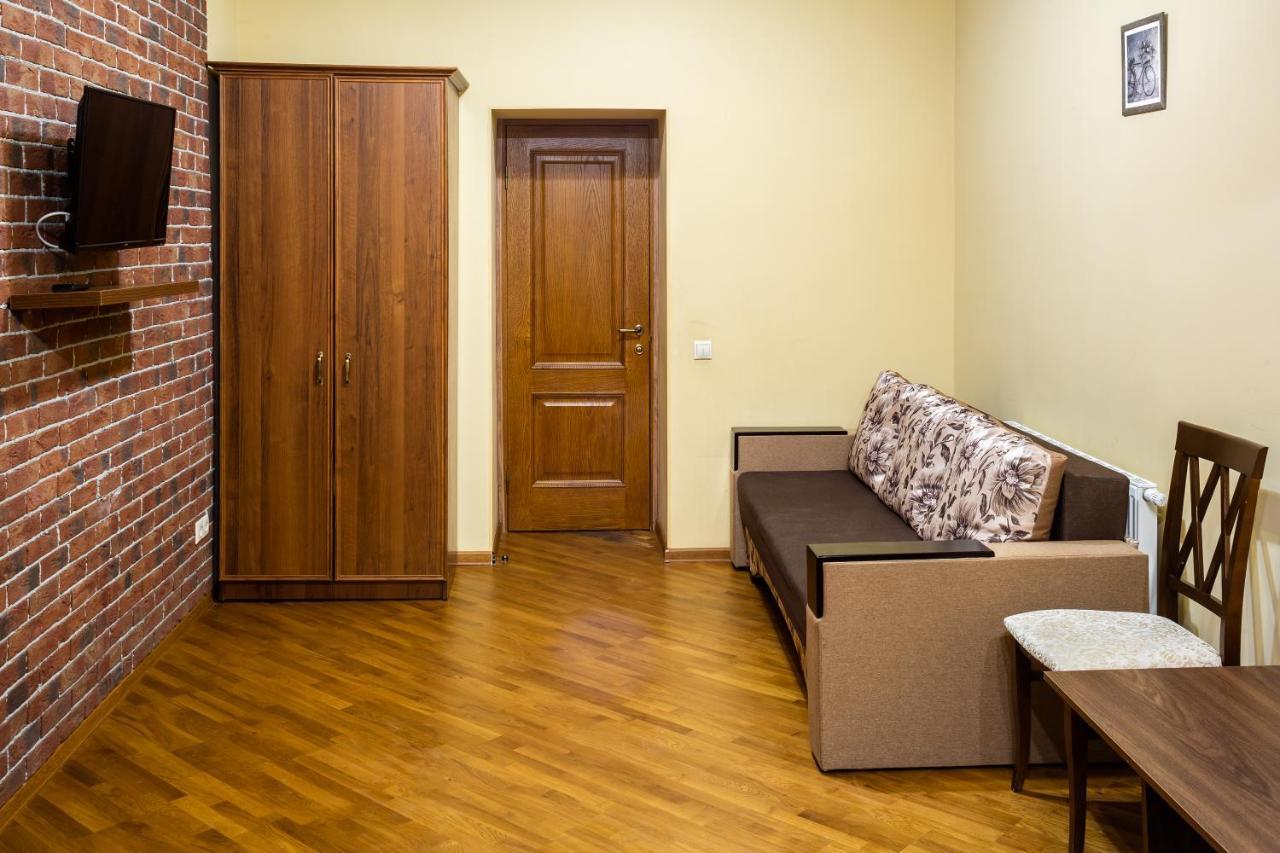 13 Franka Apartment 2 Lviv Ngoại thất bức ảnh