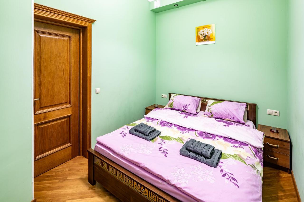 13 Franka Apartment 2 Lviv Ngoại thất bức ảnh