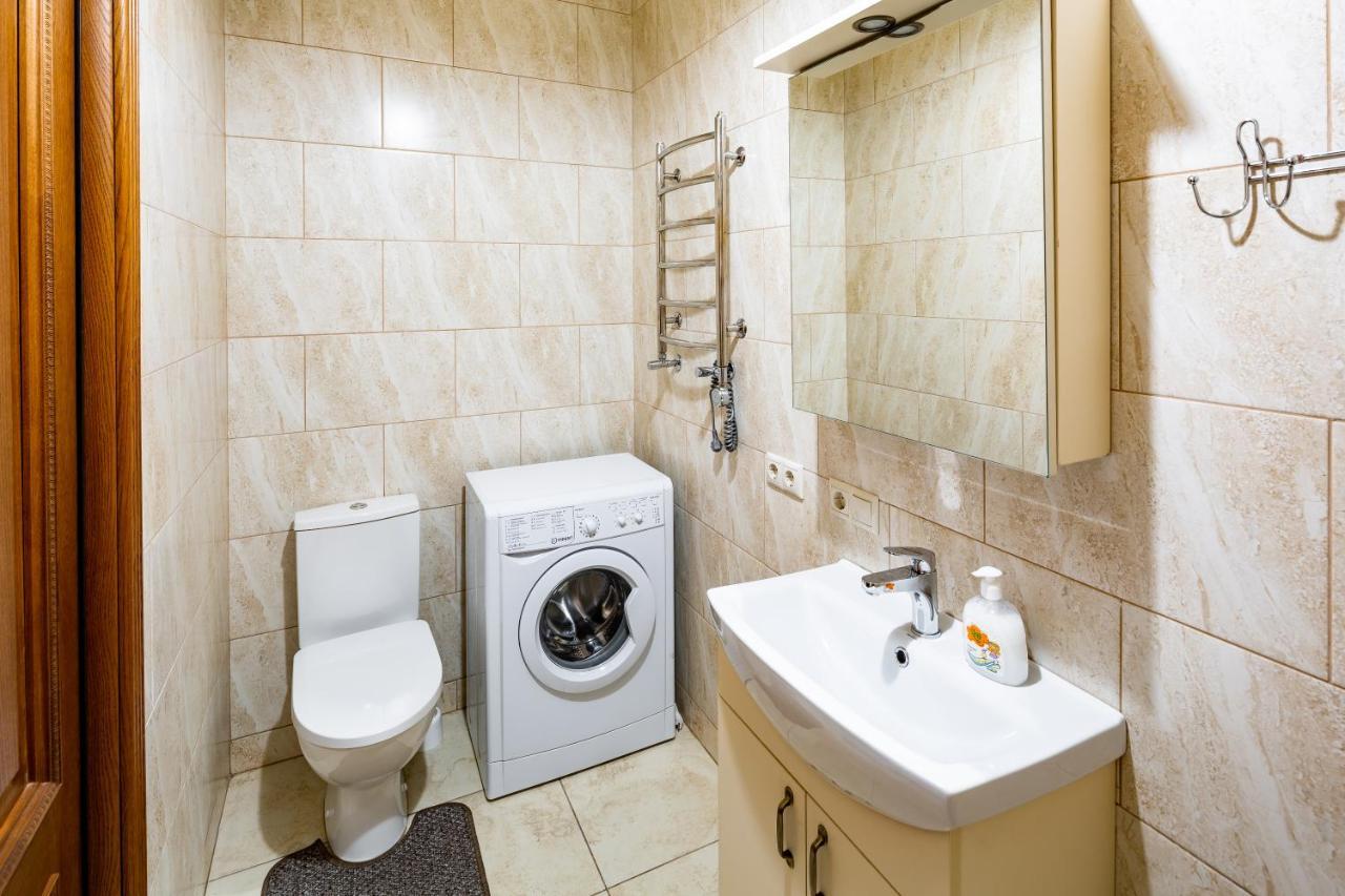 13 Franka Apartment 2 Lviv Ngoại thất bức ảnh