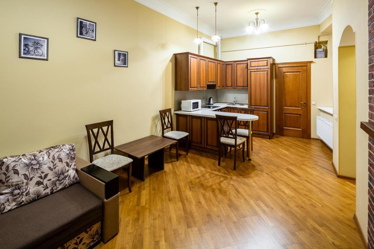 13 Franka Apartment 2 Lviv Ngoại thất bức ảnh