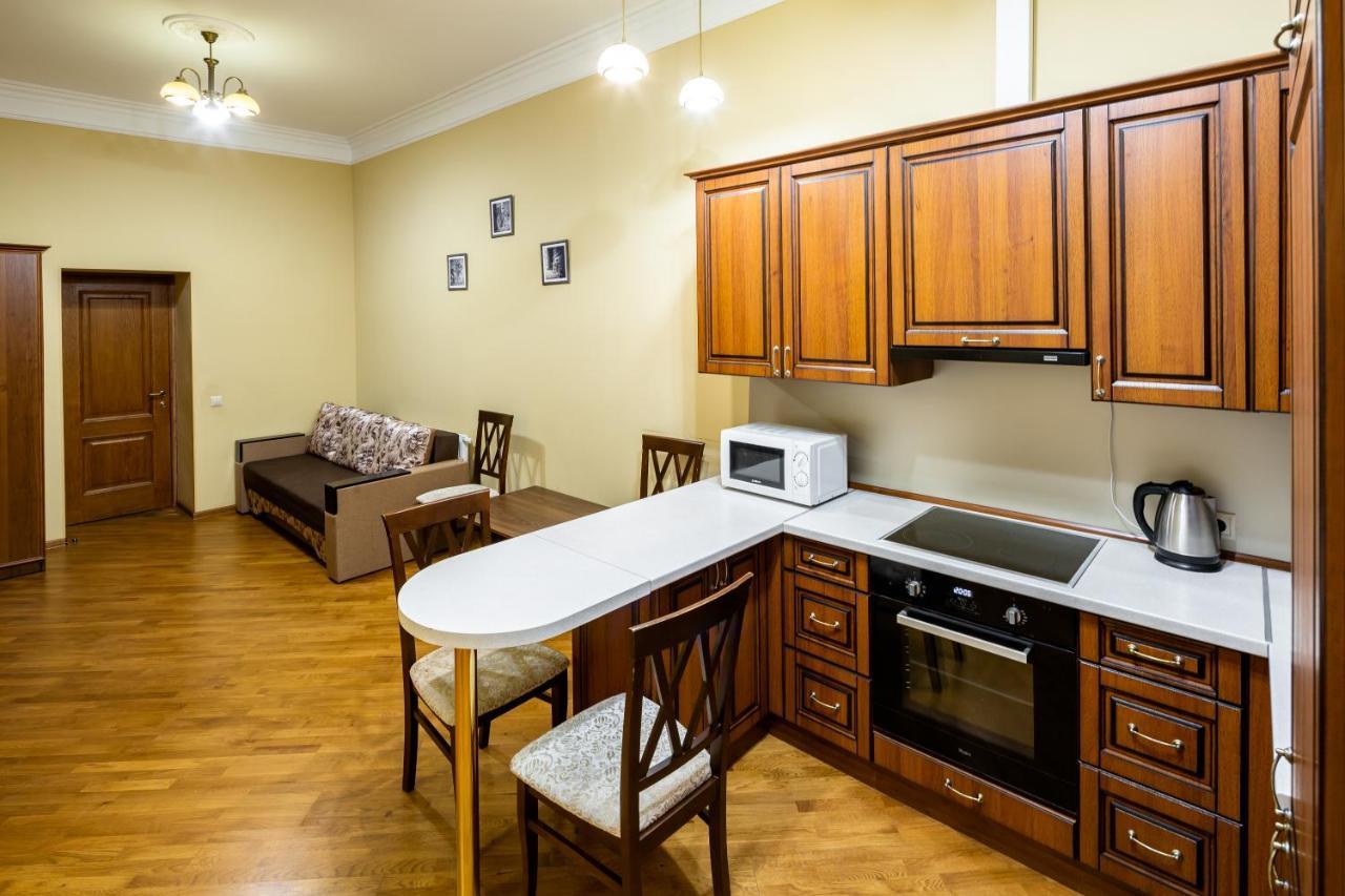 13 Franka Apartment 2 Lviv Ngoại thất bức ảnh