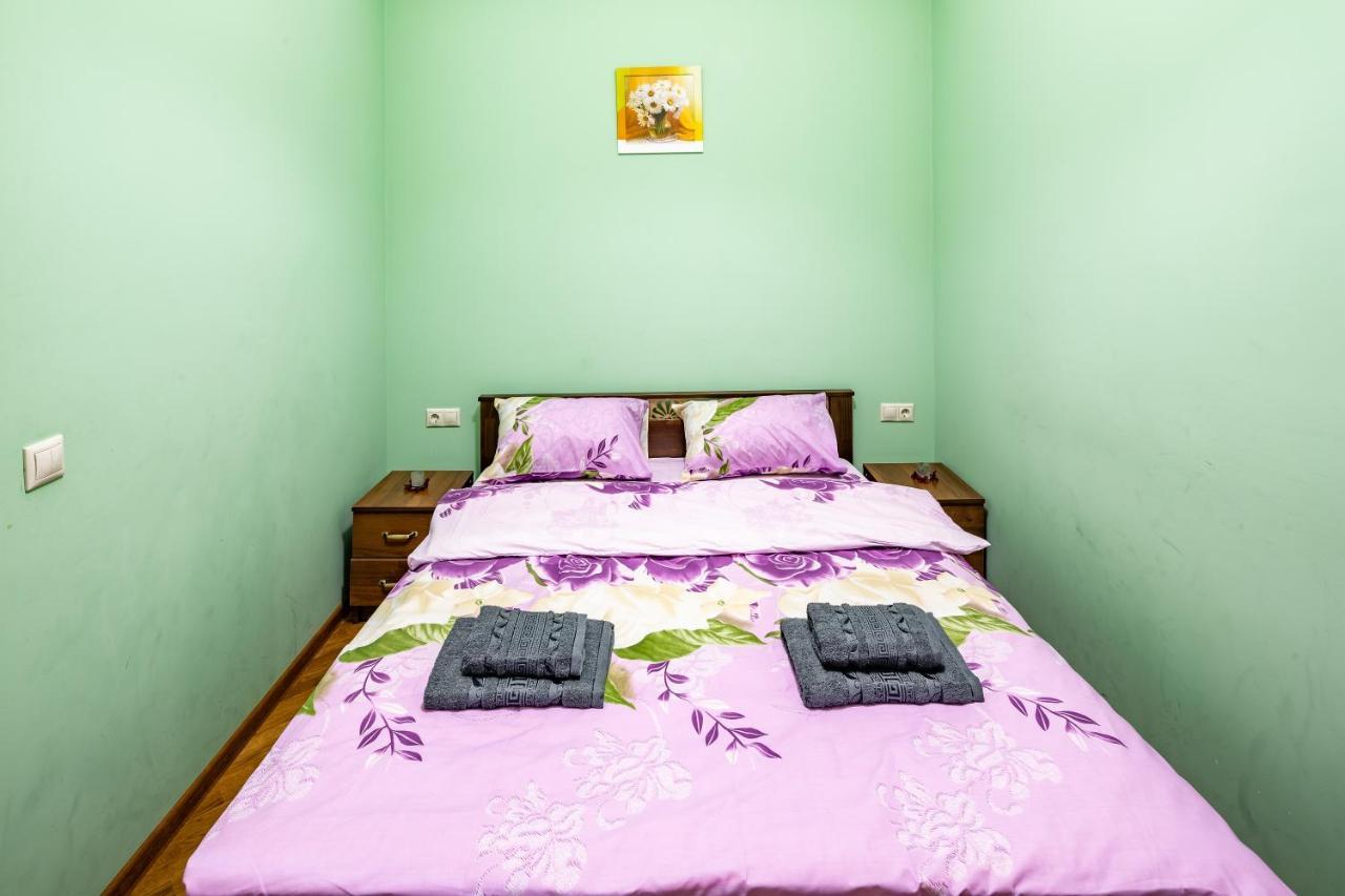 13 Franka Apartment 2 Lviv Ngoại thất bức ảnh
